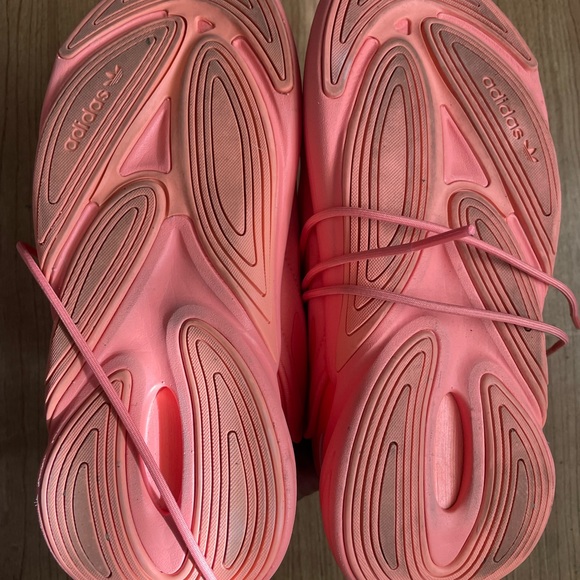 Women’s Adidas - Picture 2 of 8